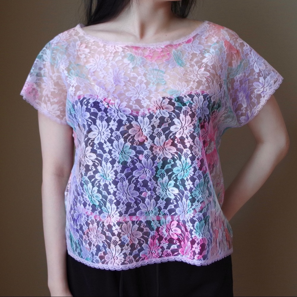 Vanity Fair Colorful Sheer Lace Short Sleeve Top Size M